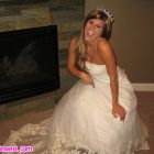 Melissa follando vestida de novia con el padrino