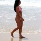 paseoando sexy por la playa lista para el sexo