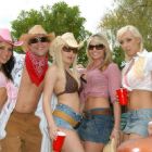 Sexy party de cowboys y cowgirls con polvo de regalo